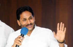 Jagan slams Naidu for massive sand loot in AP