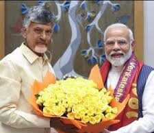 Naidu meets Modi, bats for AP